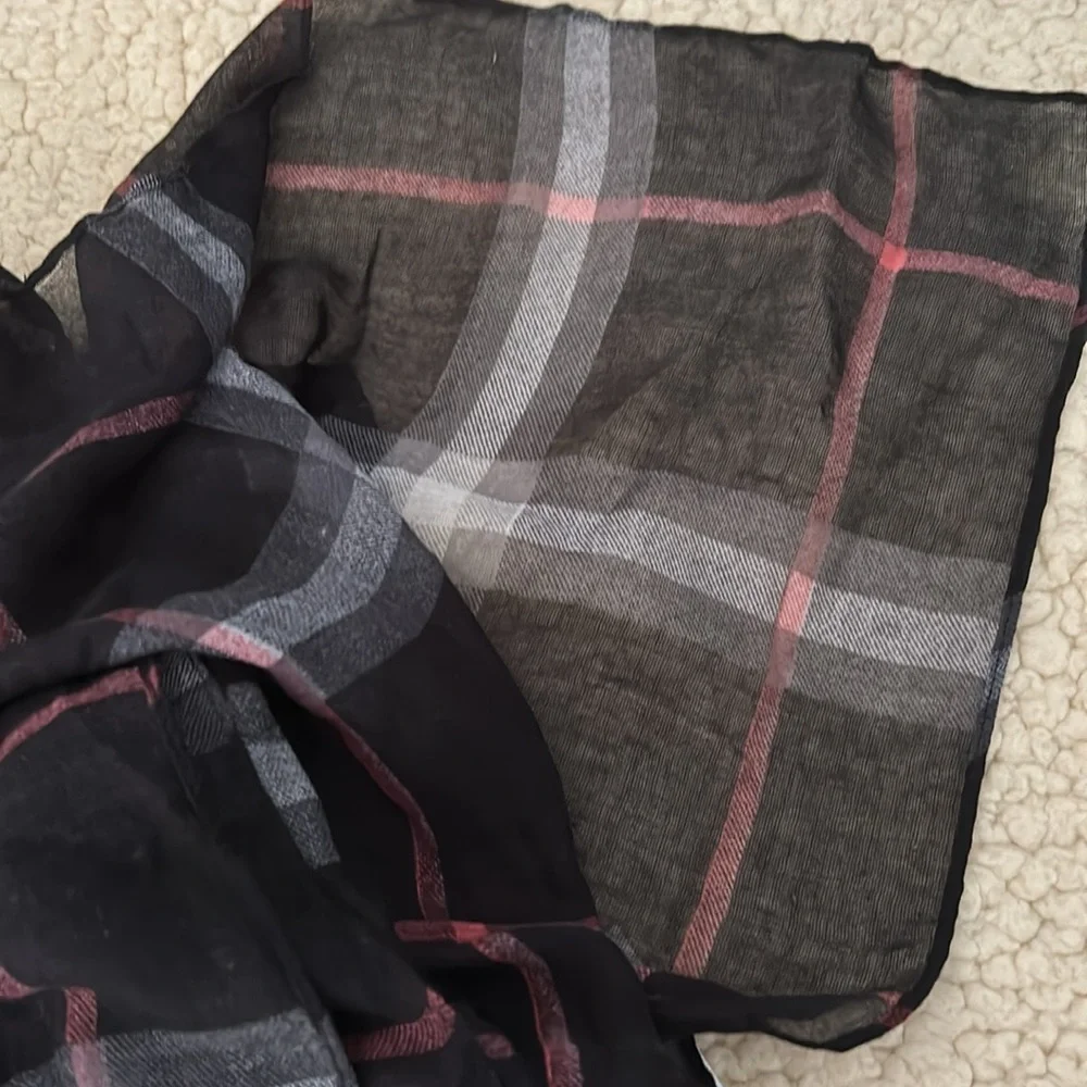 NWT Scarf - Picture 3 of 3
